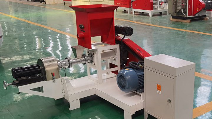 locally made twin screw extruder machine Factory for sale in Angola